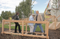 Sentiero della vita: sentiero in legno con pavimentazione in tronchi