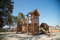 Platform hut with roof, floor height 150 cm