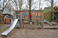 Small platform hut, floor height 100 cm