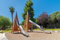 Slide with 1 shaft with raised side panels, width 45 cm, mounting height 300 cm