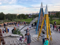 Slide with 1 shaft with raised side panels, width 45 cm, mounting height 350 cm