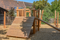 Sloping wall for platform, mounting height 150 cm