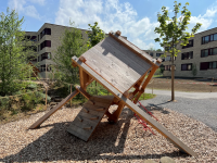 Casa a cubo con barra di scivolo, parete inclinata e rete di arrampicata inclinata