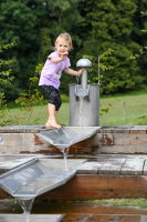 AQuadrat&amp;#174; with straight gutter and Mushroom Spring