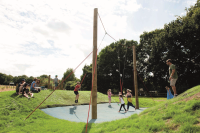 Schwingseilger&amp;#228;t mit Pendelsitzen