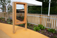 Distorting mirror, 1 curvature transverse (&amp;quot;small&amp;quot; / &amp;quot;large&amp;quot;), posts made of larch