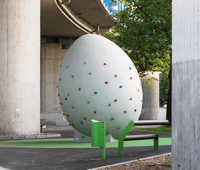 Climbing egg