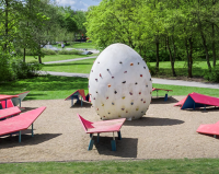 Climbing egg
