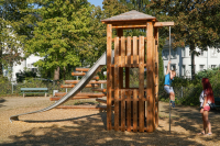 Transparent square tower with roof, floor height 200 cm