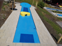 Mini golf course 5 Oblique circle with kidney